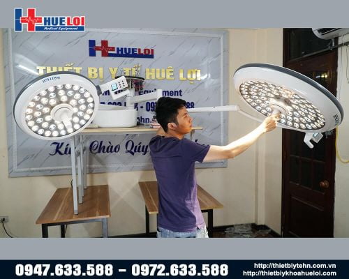 Đèn mổ treo trần 2 nhánh LED 750/550